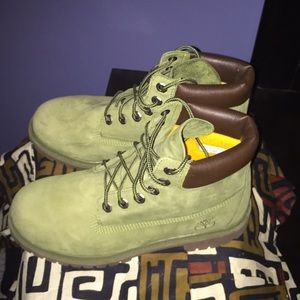 Timberland Shoes - Timberland Youth Sz. 6.5 EUC Timberland Shoes - Timberland Youth Sz. 6.5 EUC